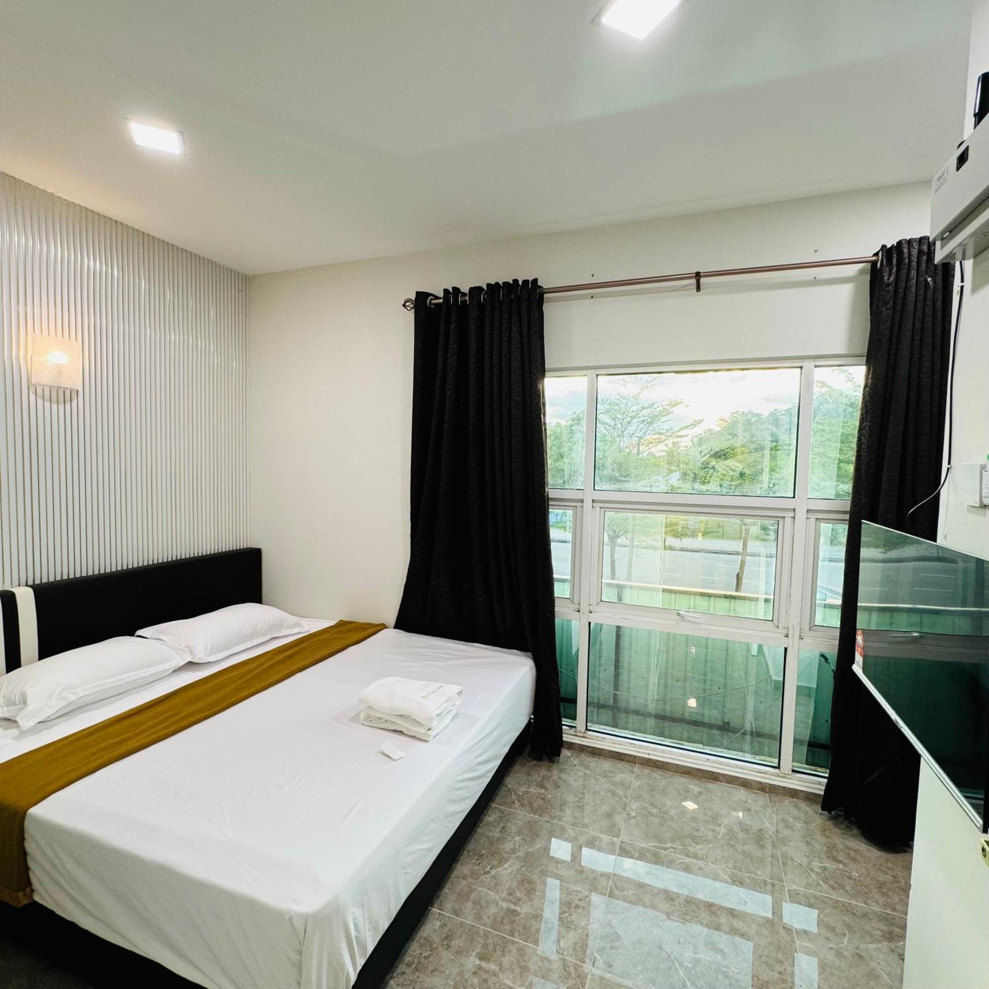 Rayyaz Inn Kuala Terengganu Exteriör bild